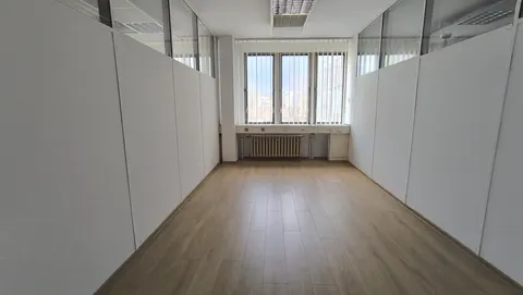 Kancelária 19 m² na prenájom v Partizánskom – priestor 312 – fotografia priestoru