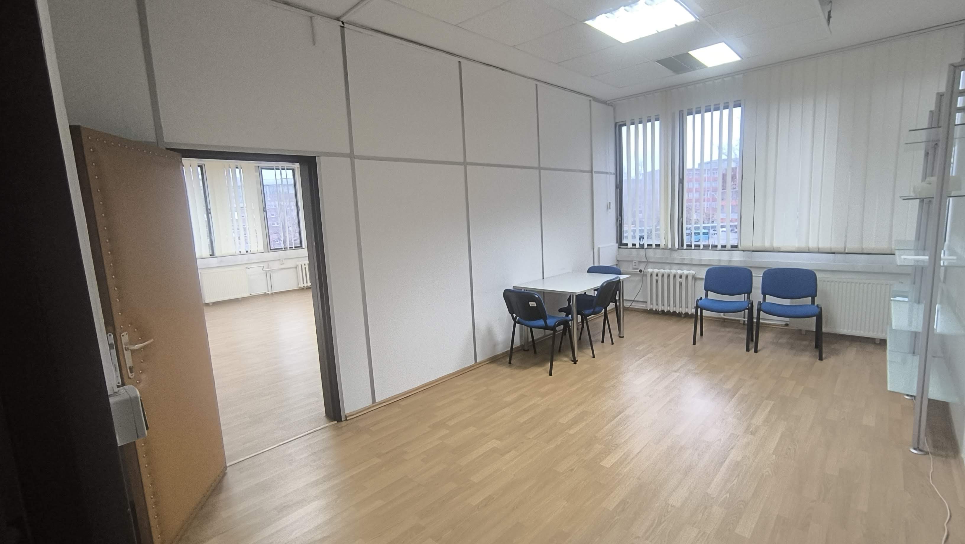 Veľký priestor rozdelený na dva - fotografia priestoru na prenájom